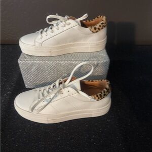NEW!!Skechers Leather Leopard Accent White Sneakers size 7